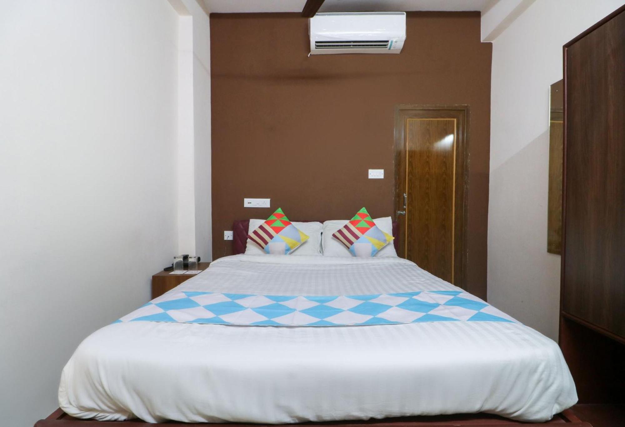 Hotel O Adri Hotels Near Dum Dum Metro Station Buitenkant foto