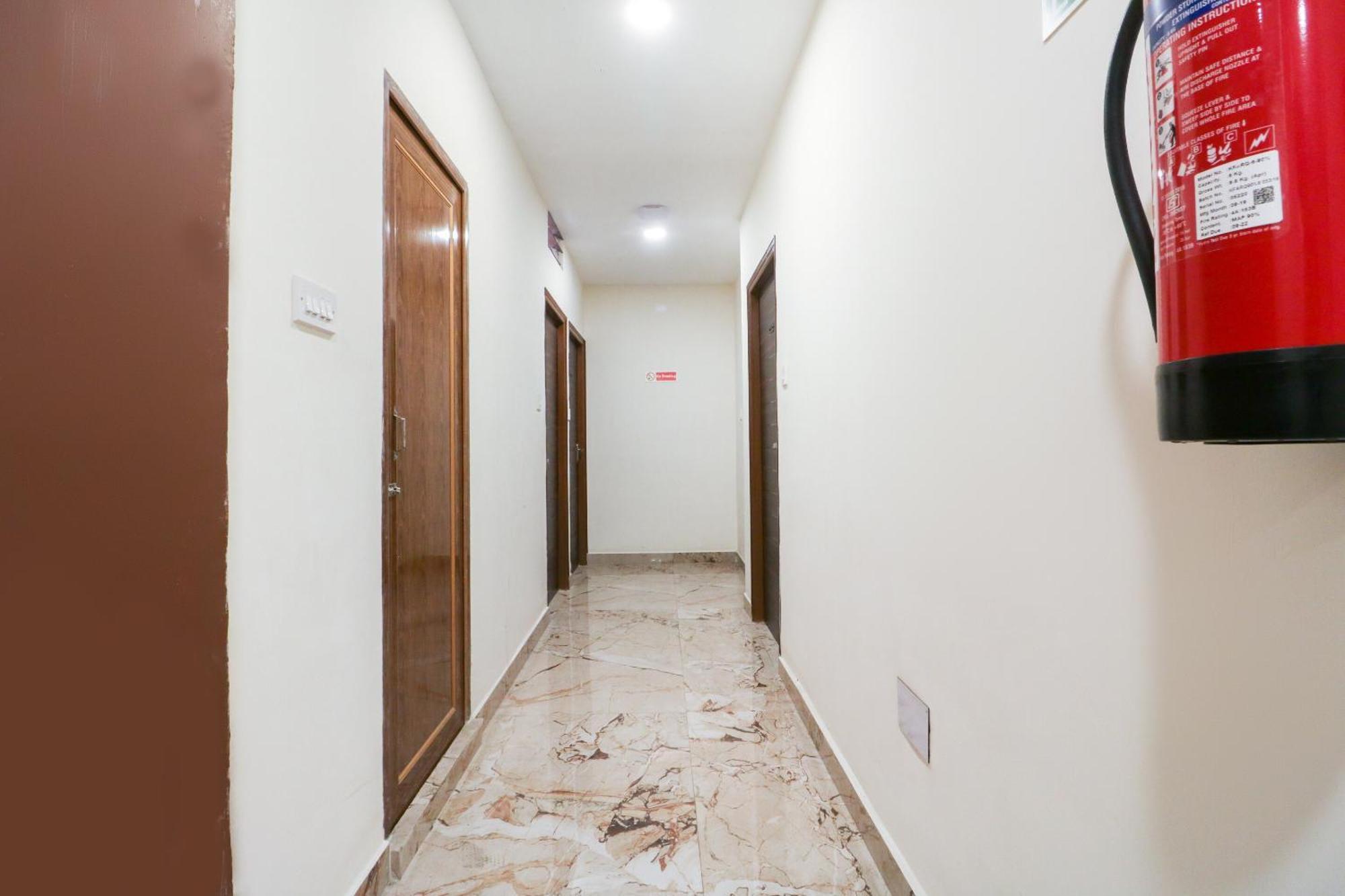Hotel O Adri Hotels Near Dum Dum Metro Station Buitenkant foto